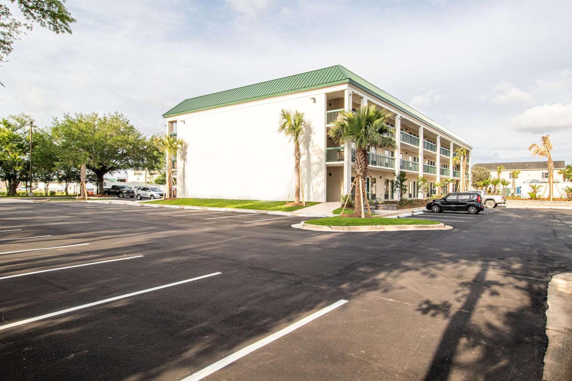 Econo Lodge Inn&Suites Foley Extérieur photo