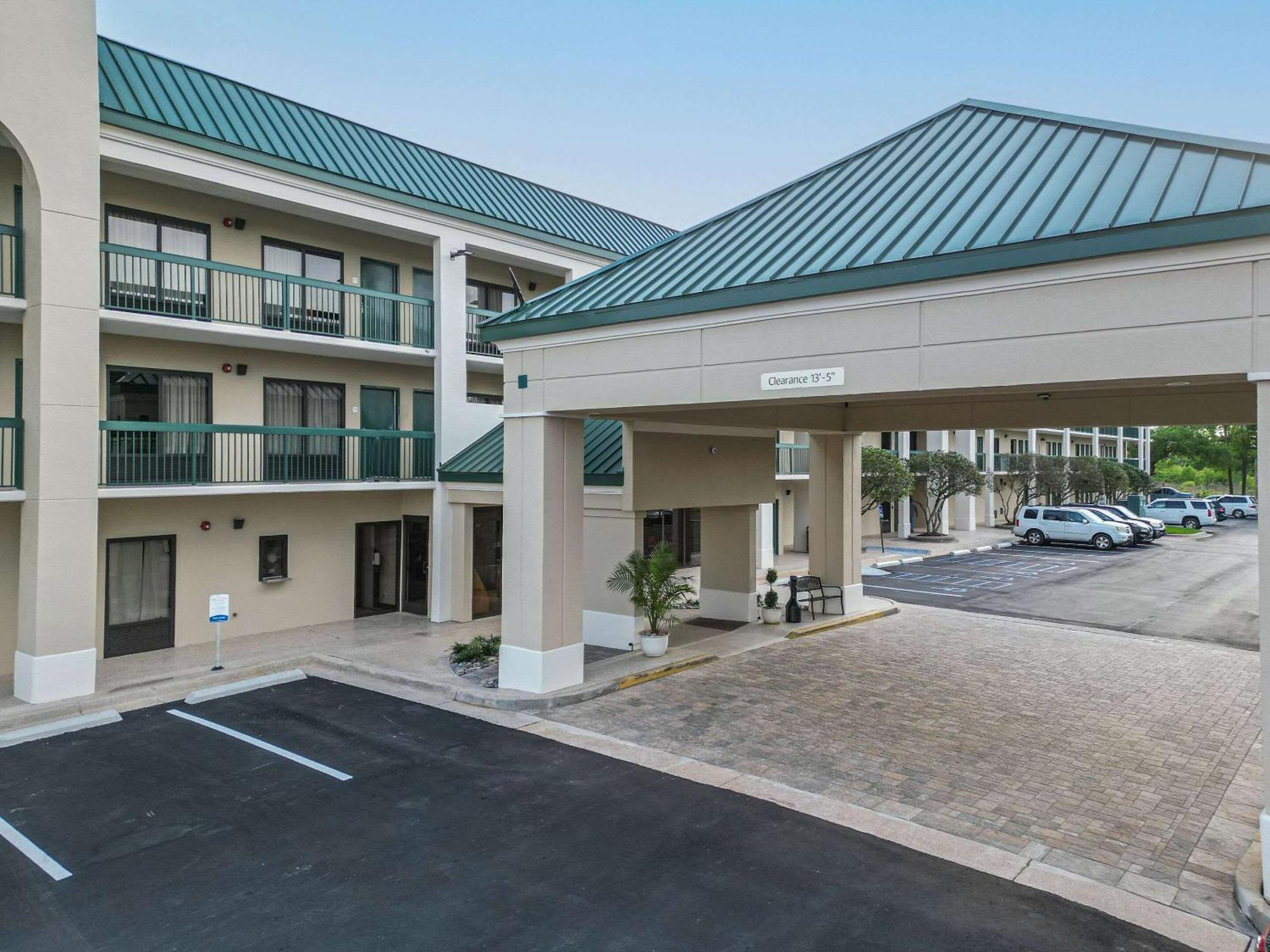 Econo Lodge Inn&Suites Foley Extérieur photo