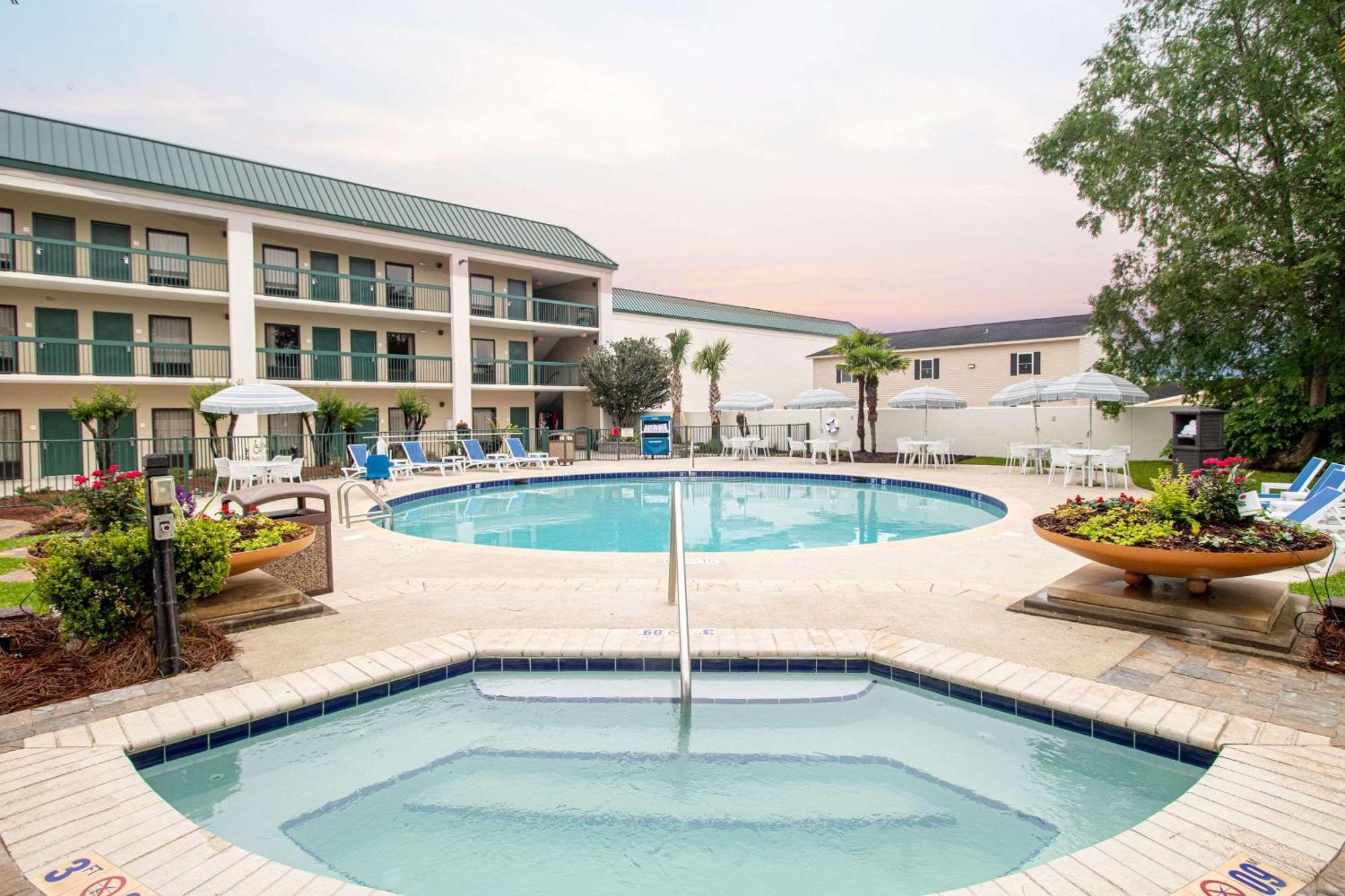 Econo Lodge Inn&Suites Foley Extérieur photo